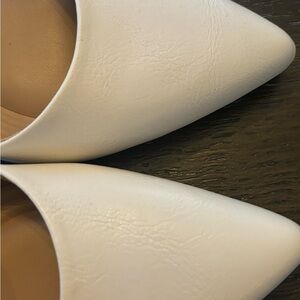 Abella womens shoes, white color, size 9, new in box without tags